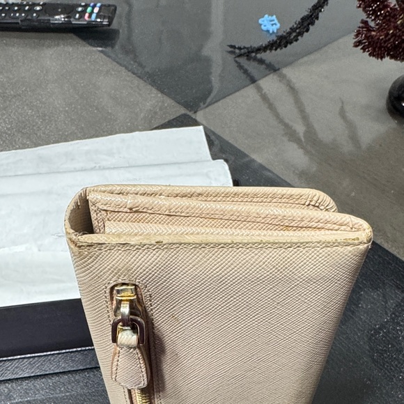 PRADA Saffiano Metal CIPRIA Wallet with Gold Logo - Picture 4 of 16